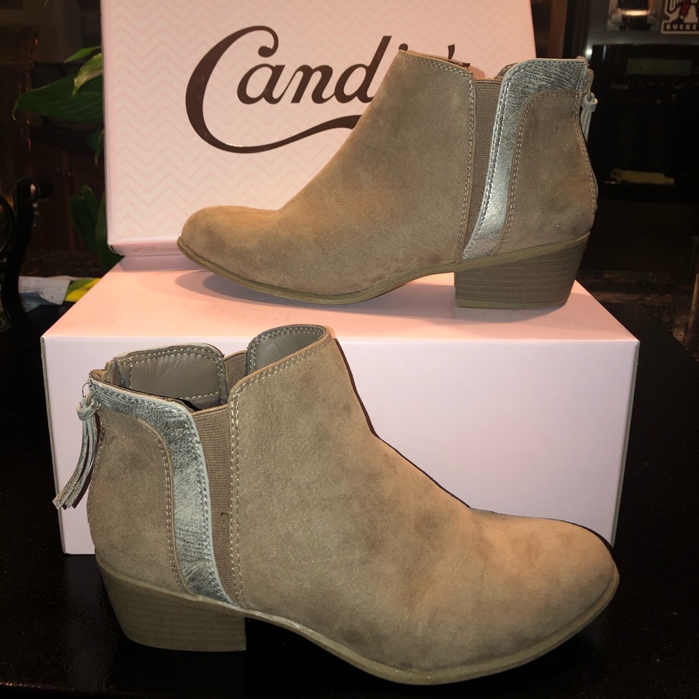 Candie’s tan suede booties size 6
